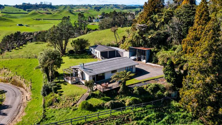 821 Tariki Road_0