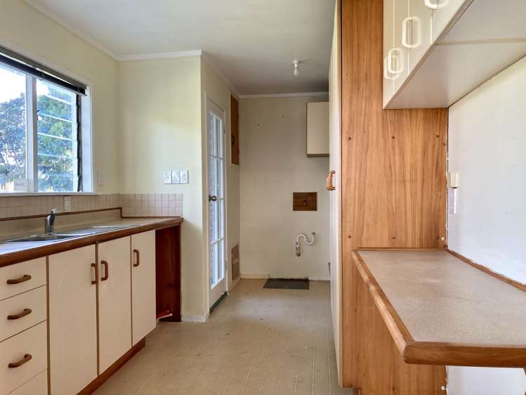 23 Titirangi Road New Lynn_6