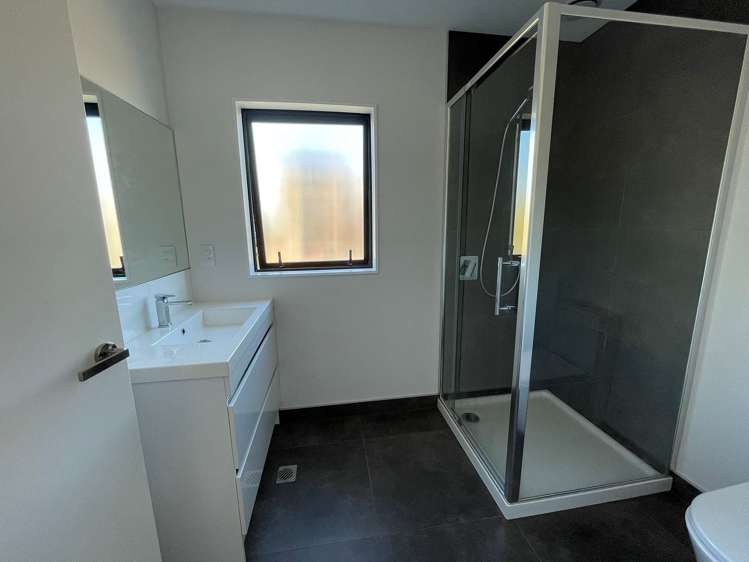 1/110 Kervil Avenue Te Atatu Peninsula_8