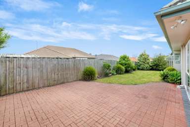 2/11 Casabella Court_3