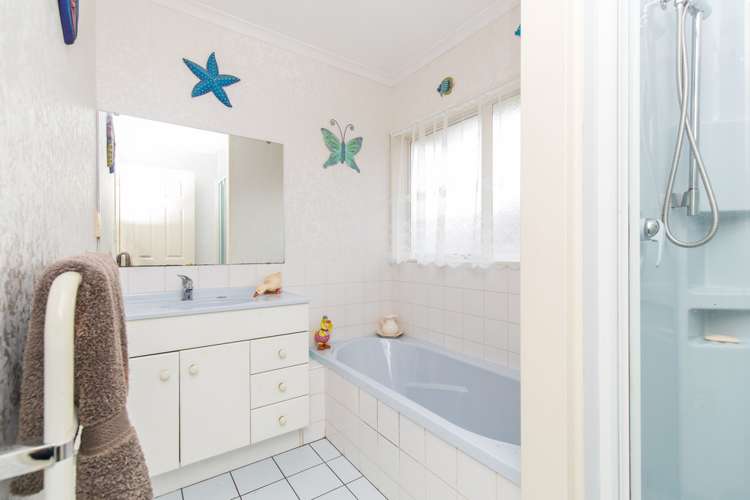 31 Muirfield Street Wattle Downs_9