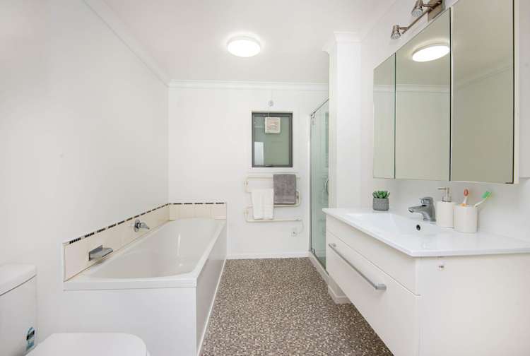 5 Hampton Hill Road Tawa_18