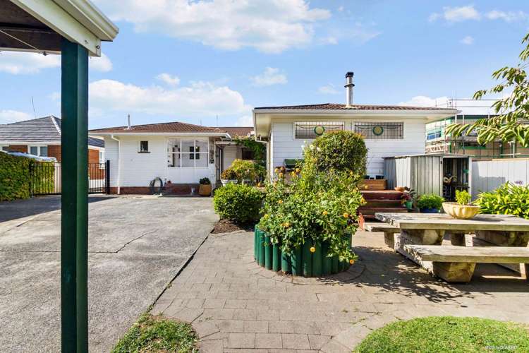 24 James Laurie Street Henderson_16