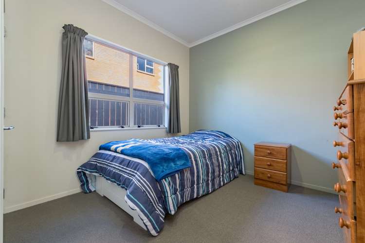 4 Silver Pine Avenue Woodridge_12