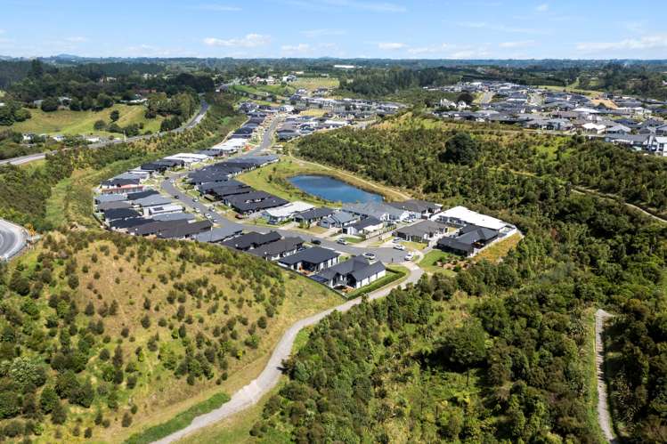 87 Pakanga Grove Pyes Pa_24