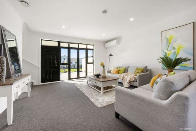 Trendy spacious townhouse