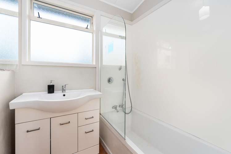 87 Long Melford Road Awapuni_23