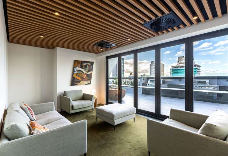 2202/10 Commerce Street City Centre_26