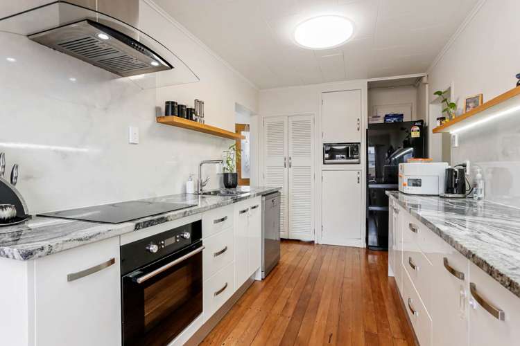 141 Portage Road New Lynn_7