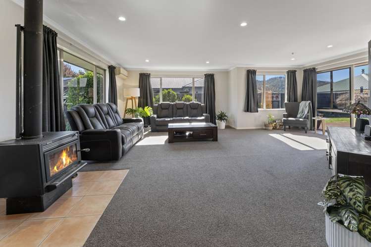 10 Whiting Drive Wakefield_9