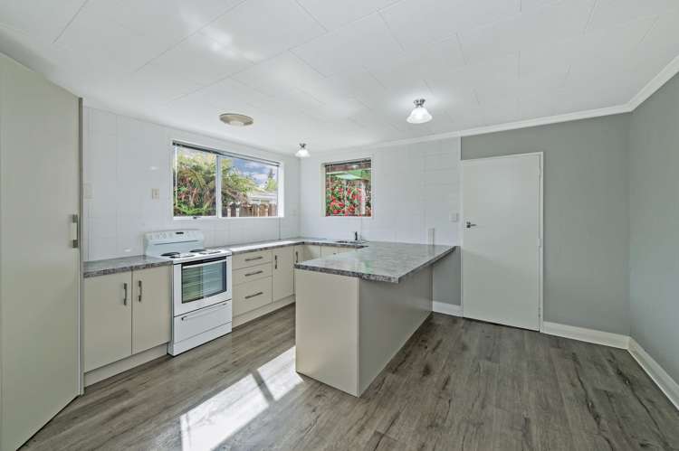 29 Sarsfield Street Southbridge_4