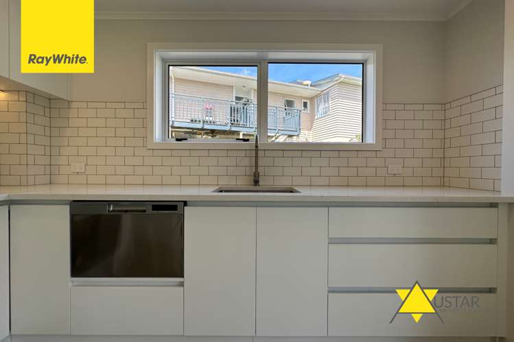 8 Kelvin Crescent Te Atatu Peninsula_5