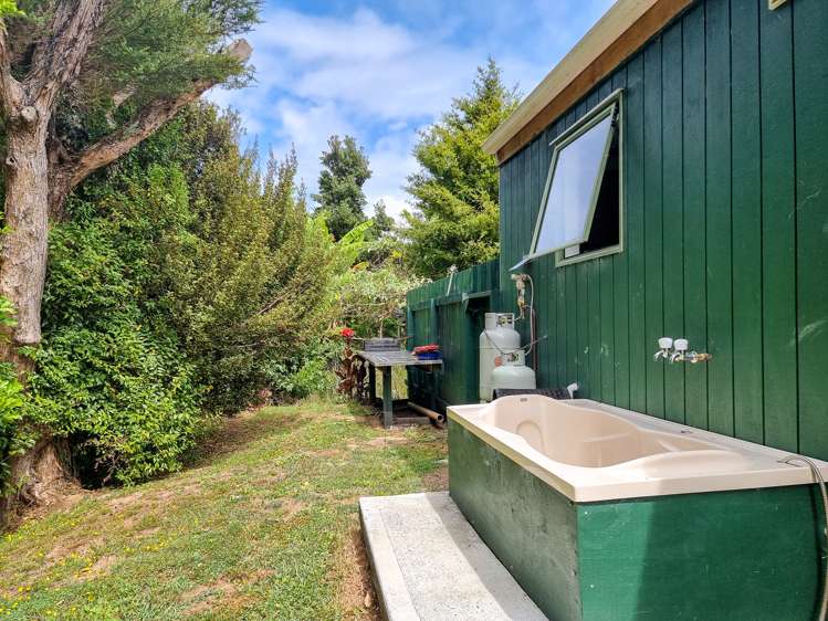 46 Waihuka Road Omapere_11