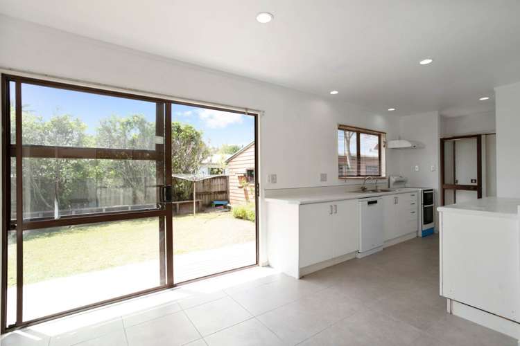 2/13b Inver Street Glen Eden_4