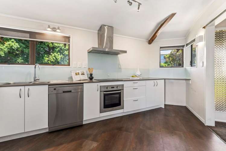 1/166 & 166 Clovelly Road Bucklands Beach_9
