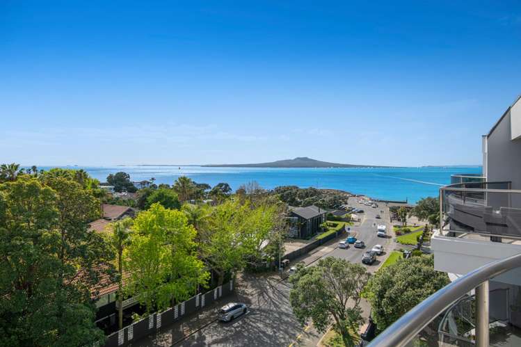 5B/175 Hurstmere Road Takapuna_24
