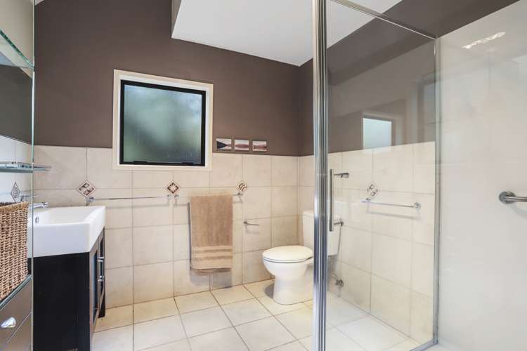 92 Carter Road Oratia_14