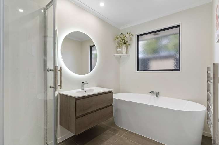 319c Royal Road Massey_12