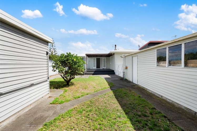 19 Shrimpton Road Haumoana_13
