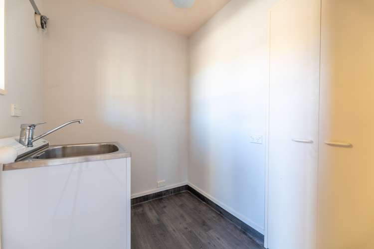 189 Pages Road Marchwiel_14