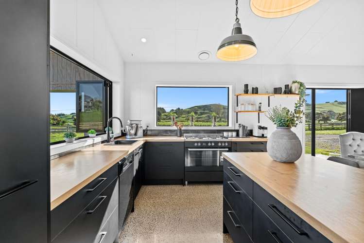 8 Paparoa Road Mangapai_5