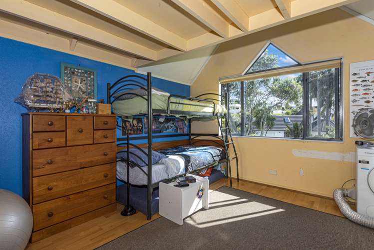 300 Beach Road Onerahi_11