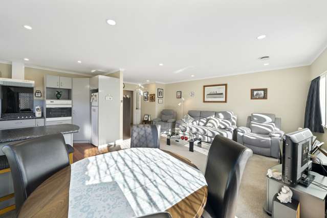 12 Woodland Grove Wainuiomata_4