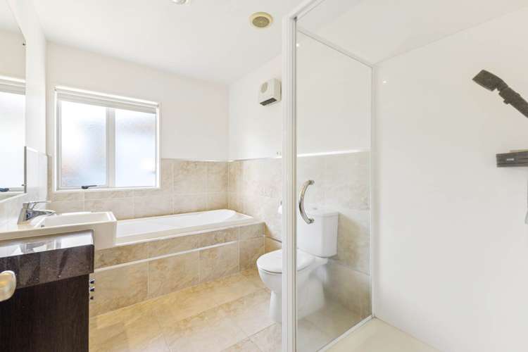 8 Viera Drive Flat Bush_16