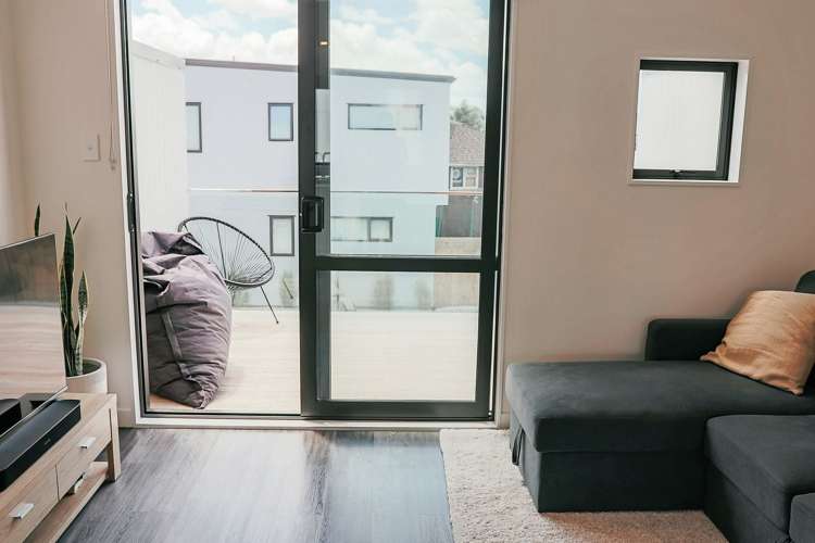 11/3 Abbotleigh Avenue Te Atatu Peninsula_8