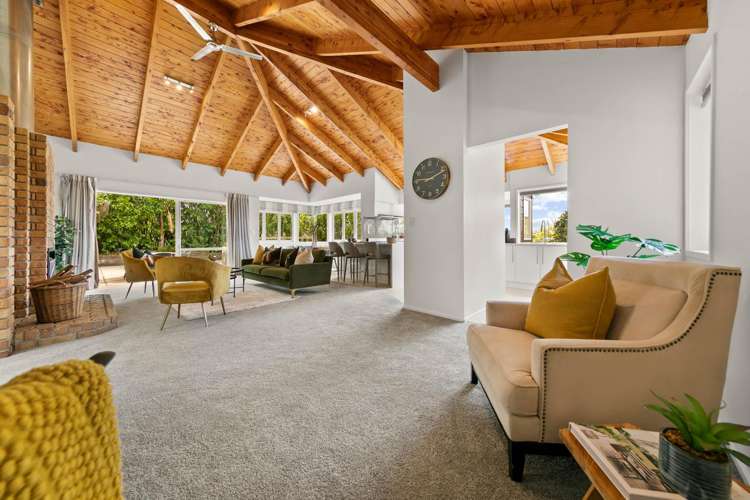 18 Burgundy Park Avenue Henderson_17