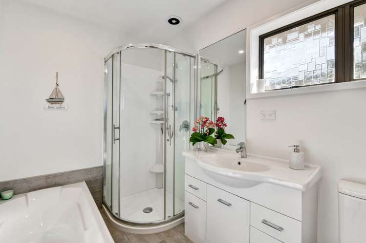 35 Surf Road Stanmore Bay_10