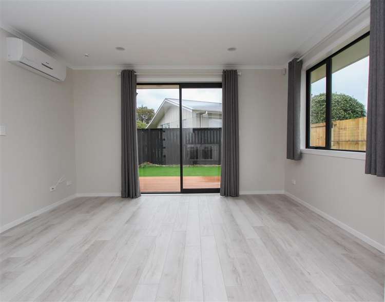 2/8A Rutherford Street 1053_7