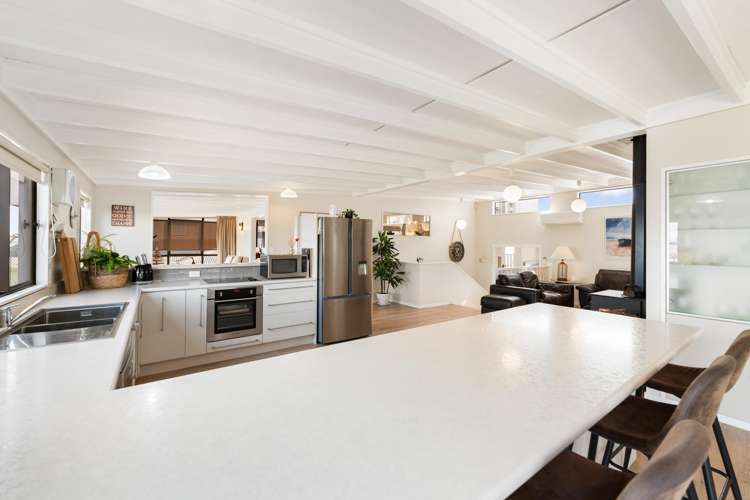 8 Roore Street Foxton Beach_25