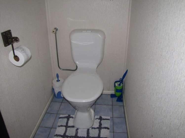 100 Laurie Lane Thames_13