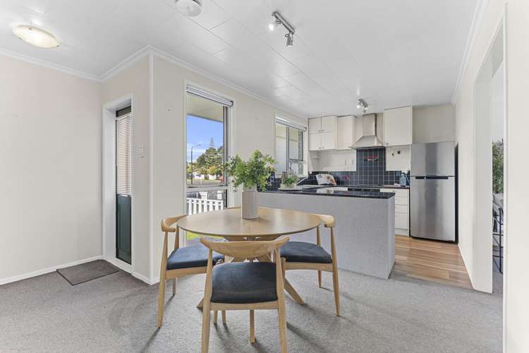 1 La Salle Drive Westown_5