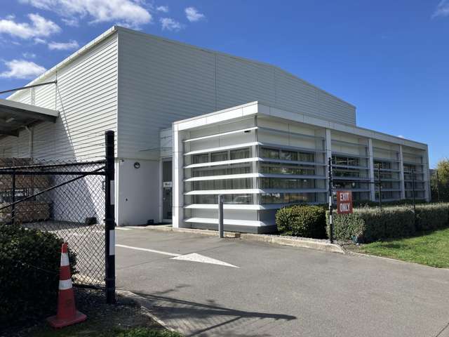 High Stud Warehouse Next to The Airport