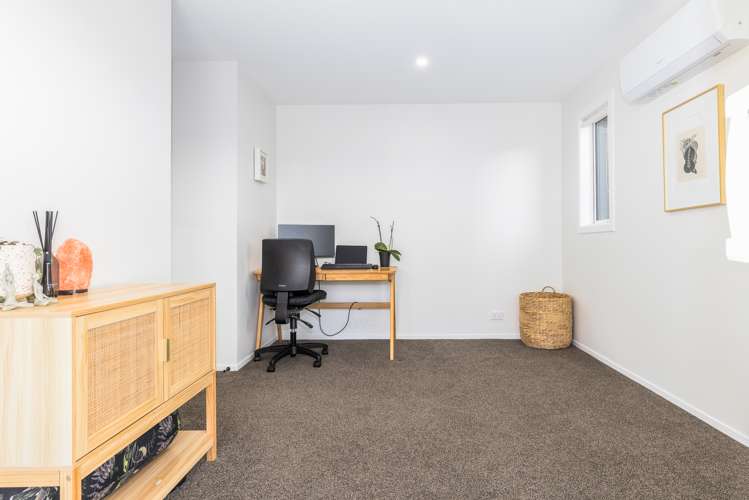32 Hokioi Drive Kenepuru_13