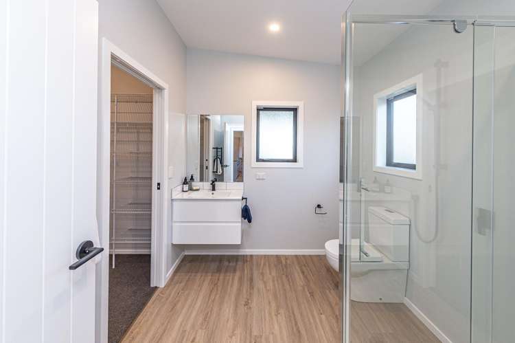 99 Devon Road Springvale_9