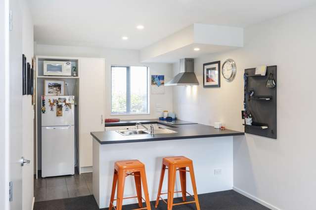 27/17 Bunyan Street Waltham_4