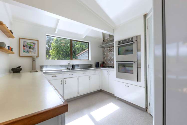 256 Piha Road Piha_5