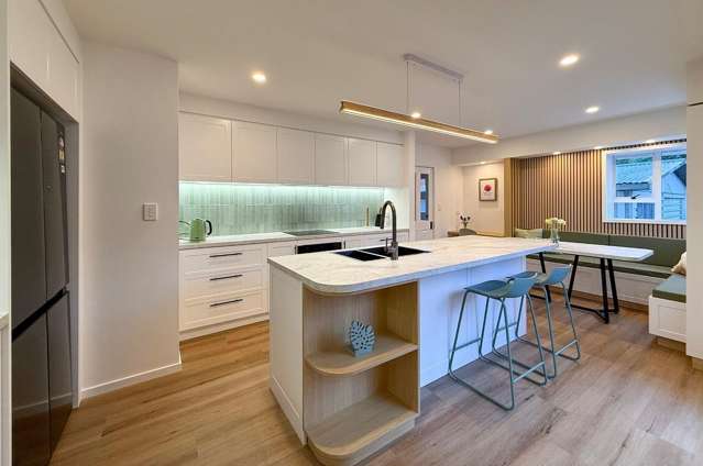 Beautifully Fully Furnished Renovated Bungalow in Prime Location!
