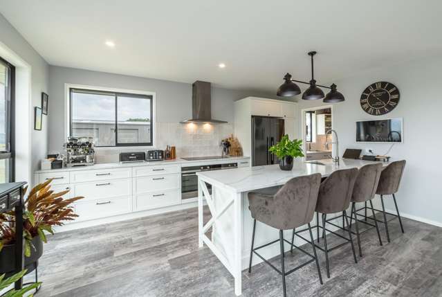 59 Charles Robert Drive Kahutara_3