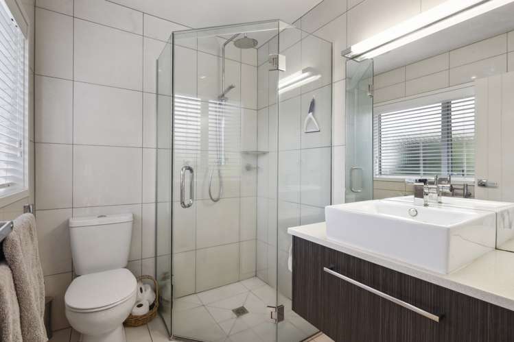 66a Basley Road Owhata_9