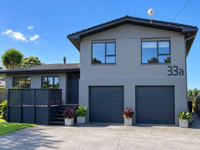 Spacious Five-Bedroom Home with Park Outlook - Fitzroy