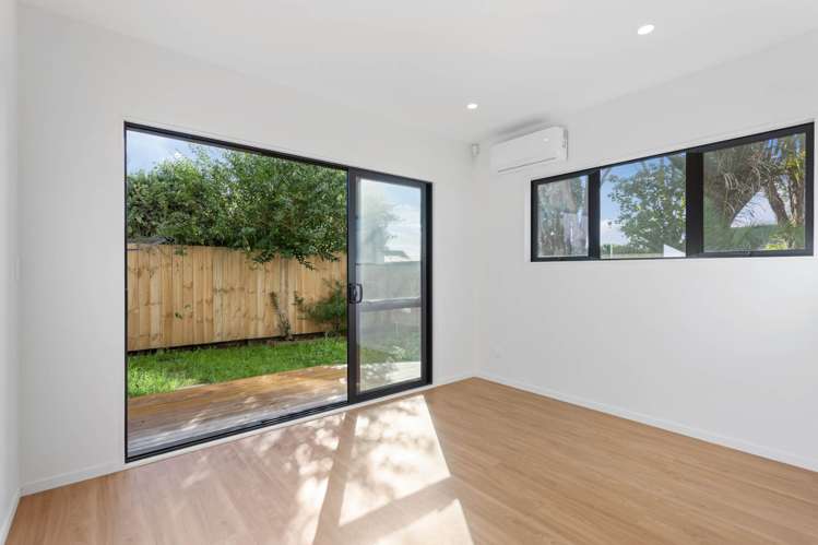 8/58 Waipani Road Te Atatu Peninsula_3