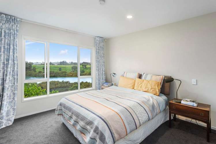 2 Lister Street Point Chevalier_17