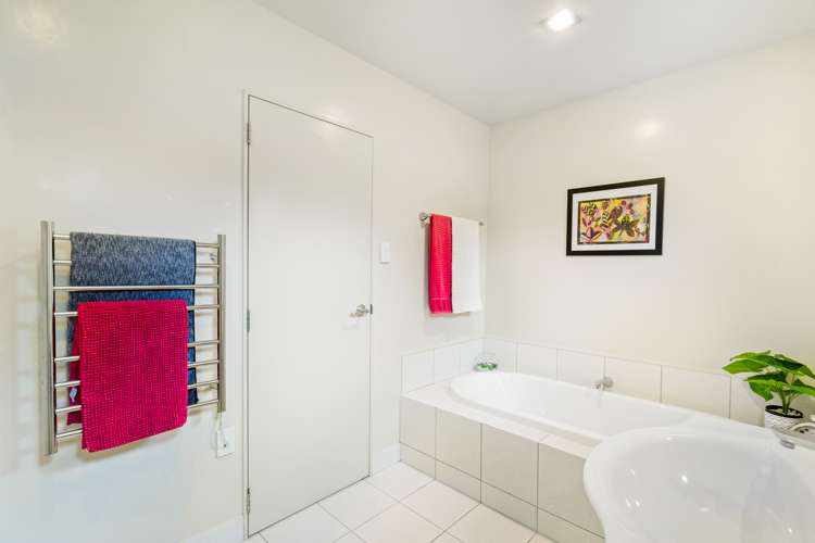 20 Ian Sage Avenue Torbay_19