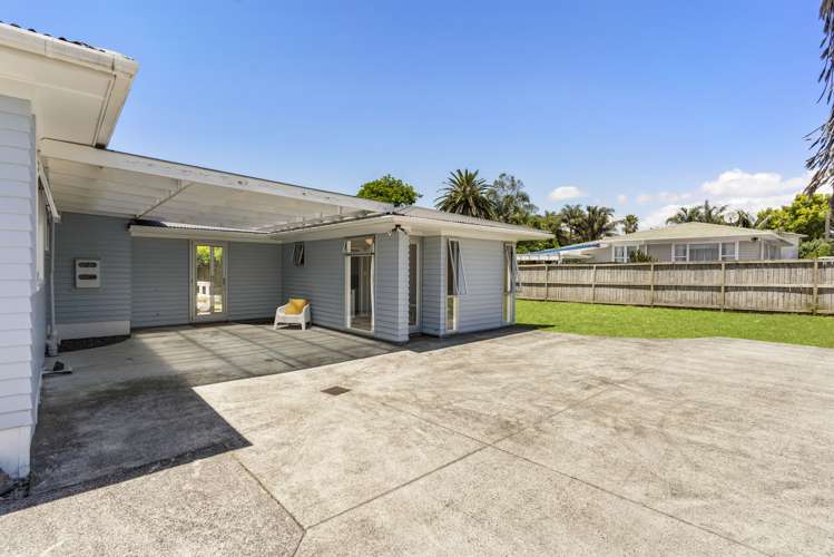 6 Brennan Avenue Te Atatu Peninsula_11