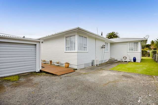 63 Longfellow Road Opunake_1