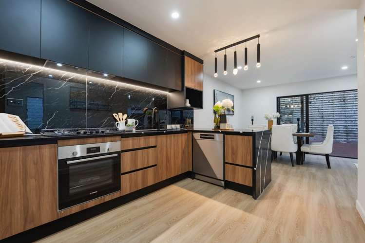 1 Puhakehake Place Flat Bush_2